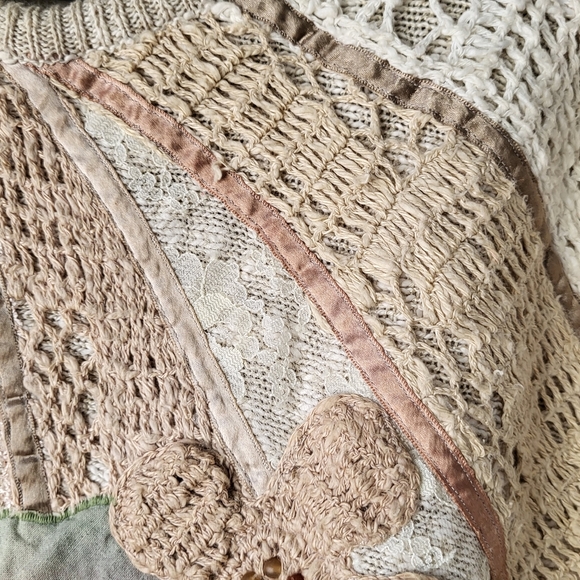 Au contraire vintage tan knit crochet lace flower front crew neck sweater Sz M - Picture 10 of 16